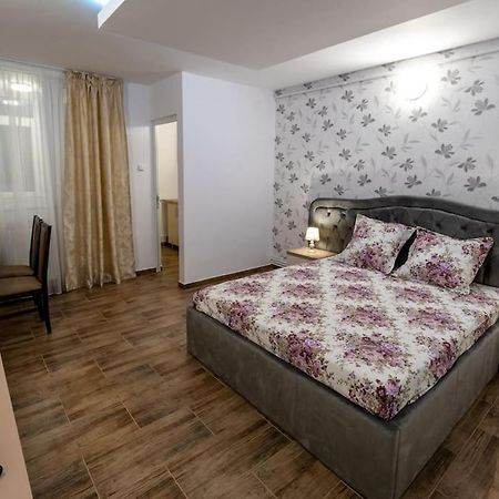 Luxury Radox Apartment Park 1 Bz Buzău Esterno foto