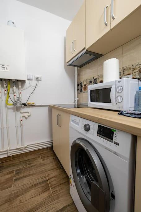 Luxury Radox Apartment Park 1 Bz Buzău Esterno foto