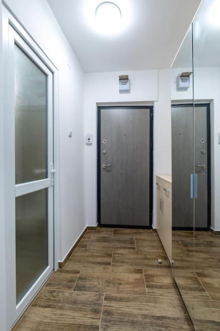 Luxury Radox Apartment Park 1 Bz Buzău Esterno foto