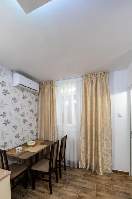 Luxury Radox Apartment Park 1 Bz Buzău Esterno foto