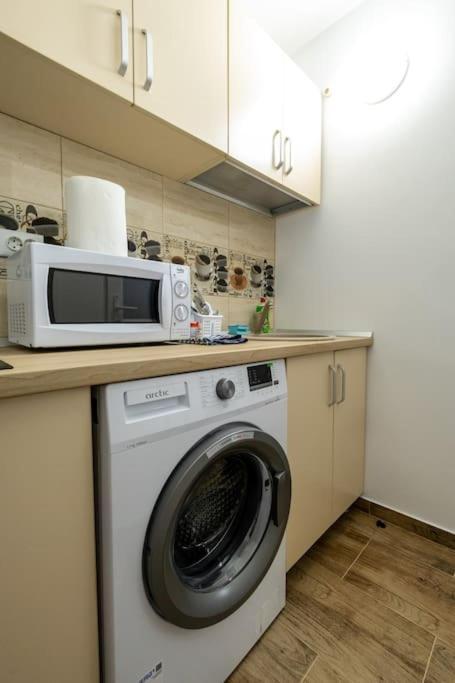 Luxury Radox Apartment Park 1 Bz Buzău Esterno foto